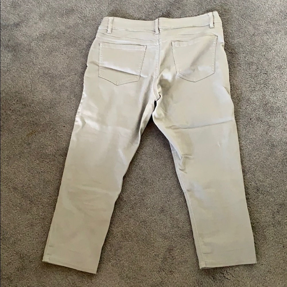 Grey Capris - Picture 4 of 4